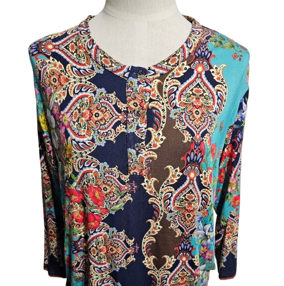 JOHNNY WAS* Floral Henley Tee - Picture 7 of 7